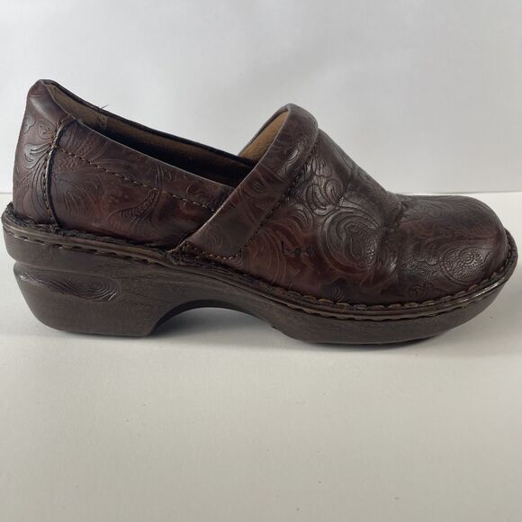 Boc BORN concepts brown leather flower embossed clogs women's 9/40.5 - Picture 4 of 7